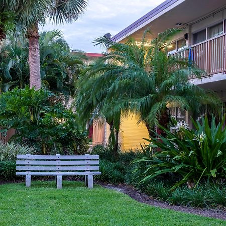 Red Roof Inn Plus+ & Suites Naples Downtown-5Th Ave S Exteriör bild