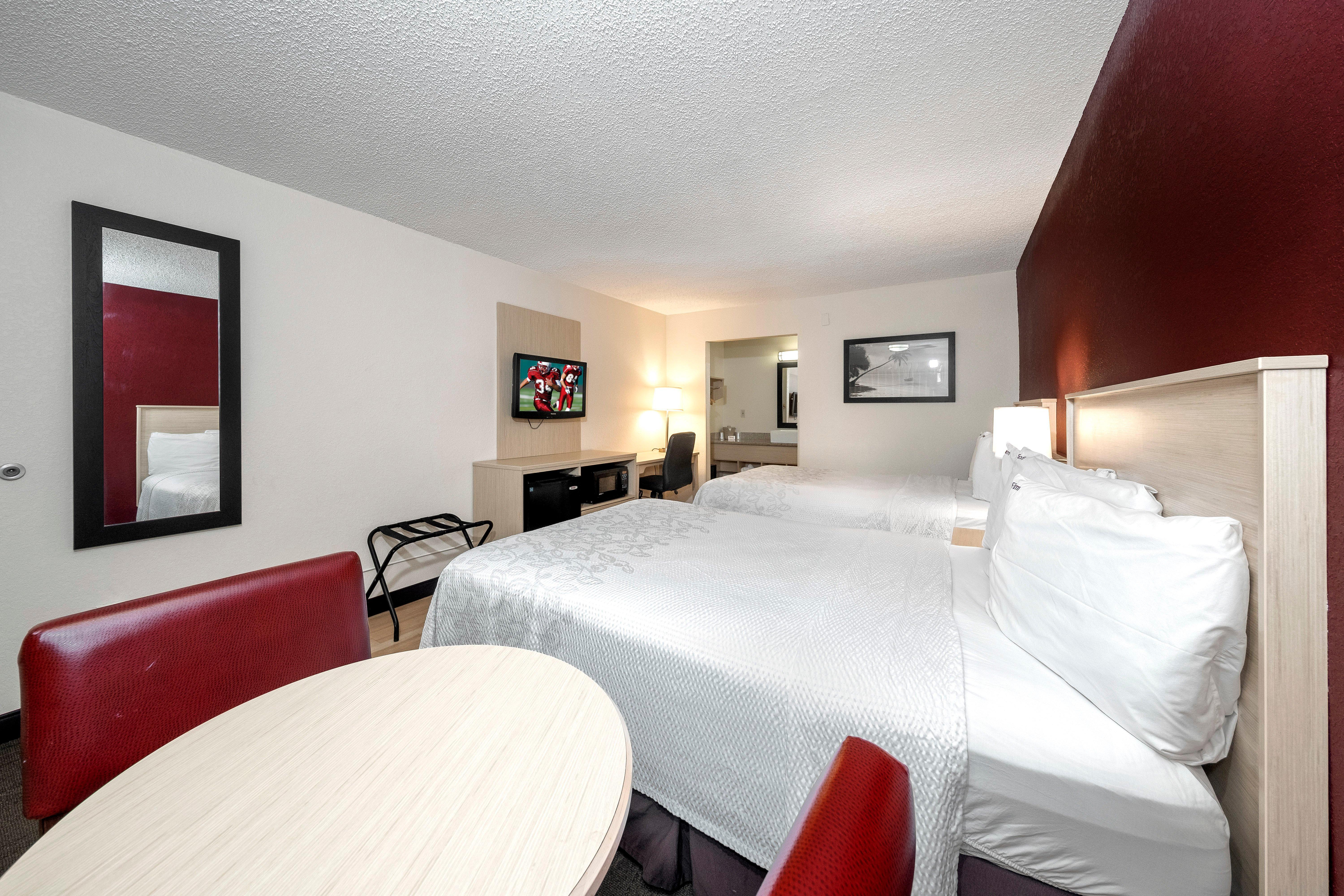 Red Roof Inn Plus+ & Suites Naples Downtown-5Th Ave S Exteriör bild