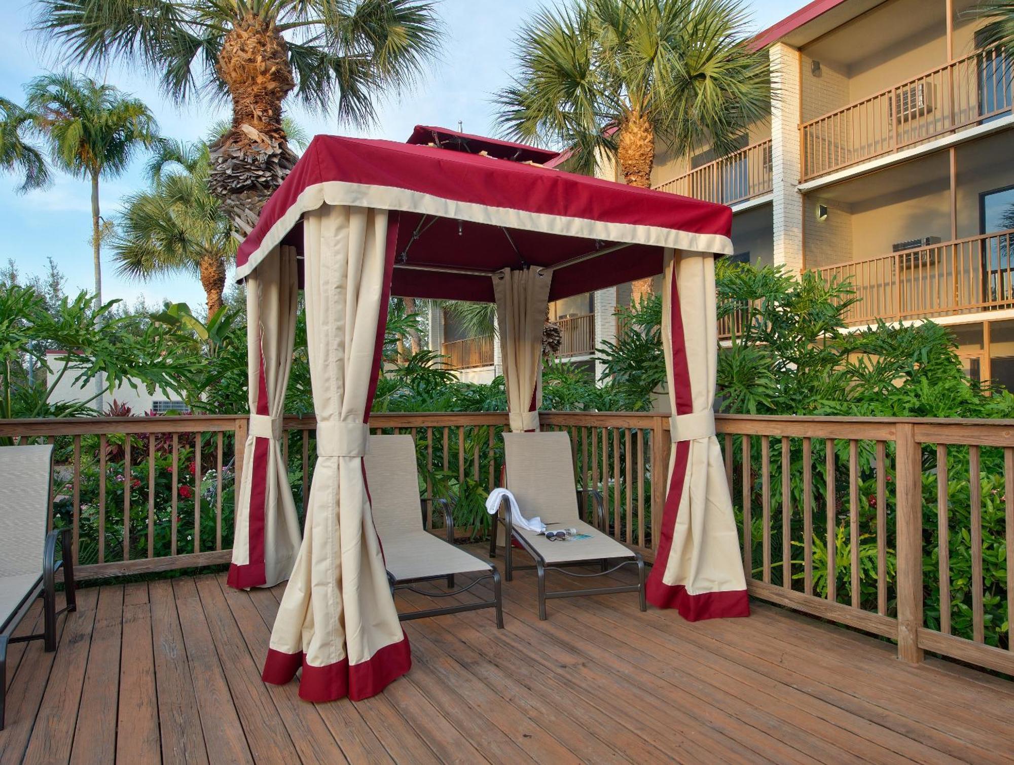 Red Roof Inn Plus+ & Suites Naples Downtown-5Th Ave S Exteriör bild