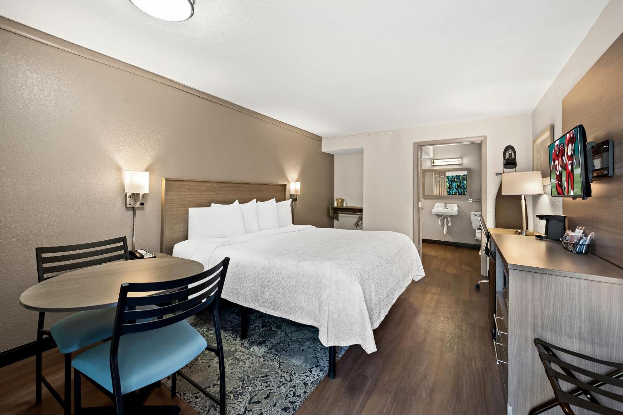 Red Roof Inn Plus+ & Suites Naples Downtown-5Th Ave S Exteriör bild